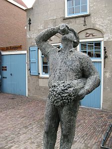 1675