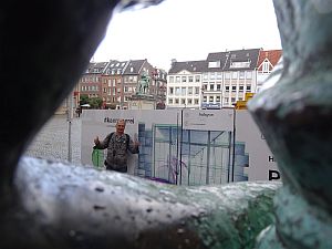 31048